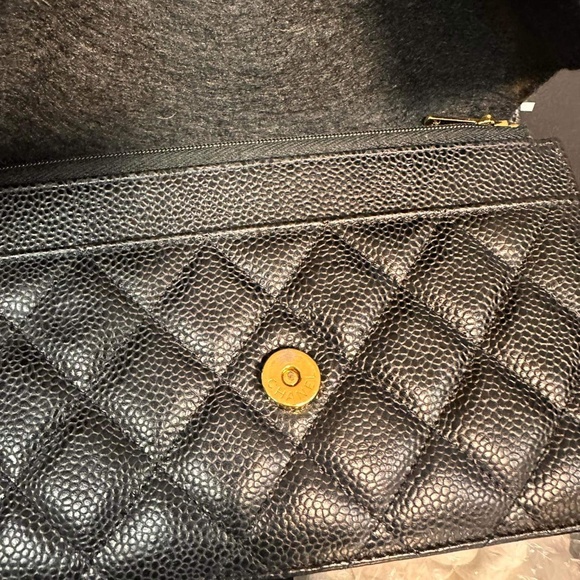 Chanel wallet on Chain - Picture 2 of 12